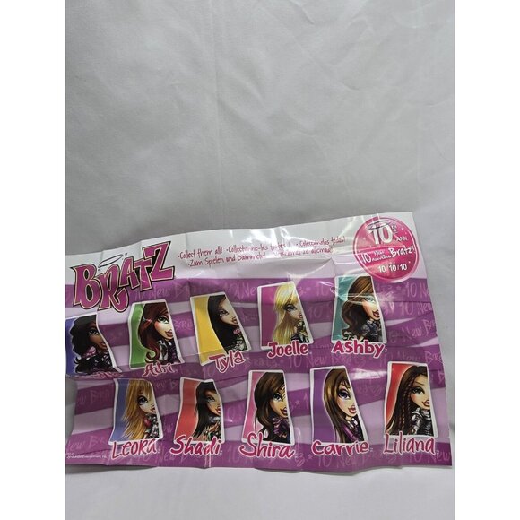 Bratz HTF Shira doll Anniversary MGA 2010 With Original Outfit And Poster - Picture 15 of 15